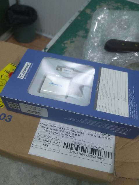 Hàng về nhanh, mẫu mã đảm bảo, xạc vào điện chưa xạc thử nên chưa biết kết quả nên đánh giá 4*, xài một thời gian nếu ok mình chỉnh lại nhé shop. Thông cảm