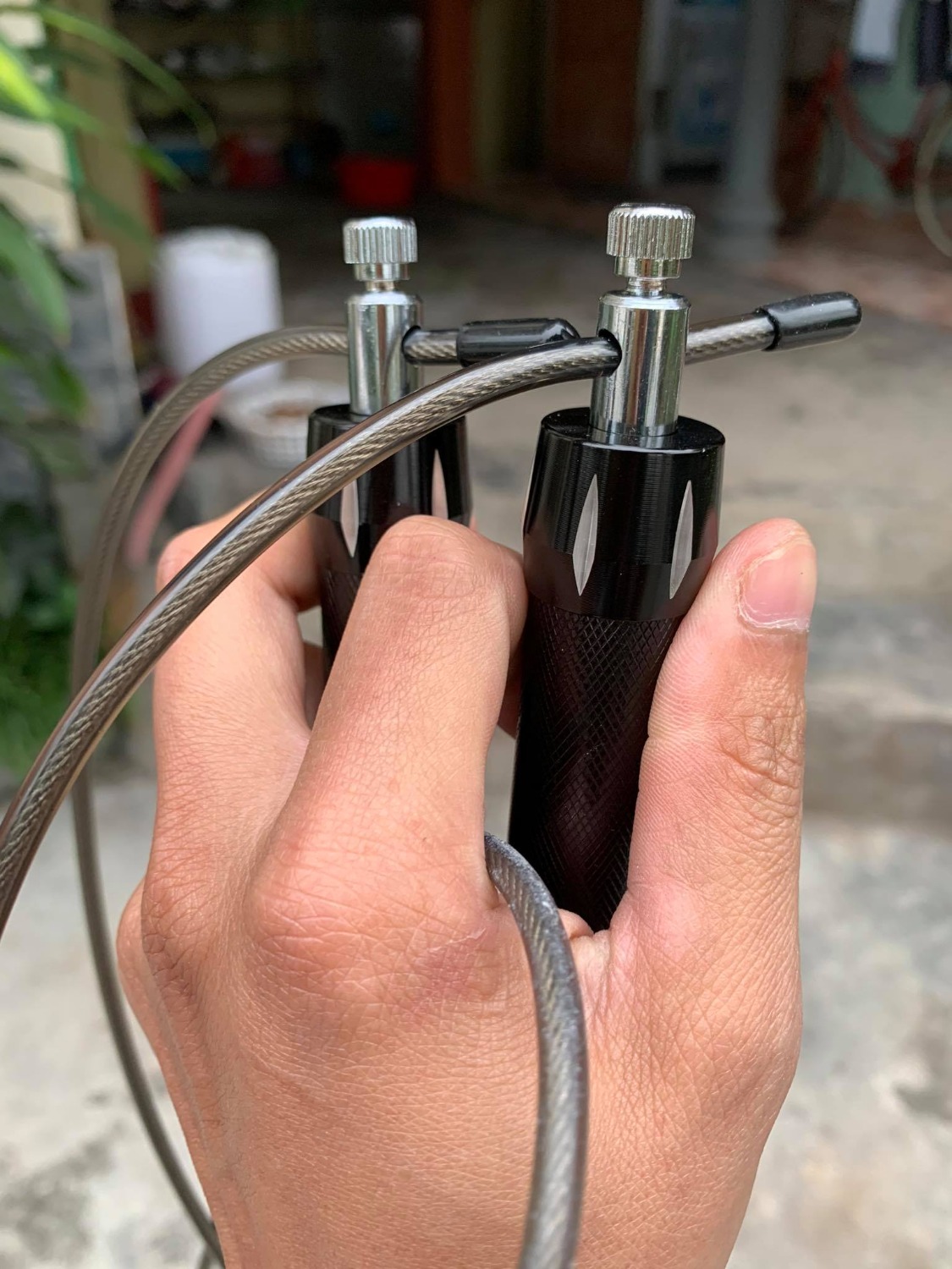 1: TỐT: giao hàng nhanh, nvien giao hàng nhiệt tình, hàng ổn khớp xoay trơn tru
2:CHÚ Ý: hàng tuy lúc nhận thì ở trong hộp chắc chắn gọn gàng, tuy nhiên khi lấy ra thì có thấy bị xước nhiều ở tay cầm........... ko hiểu nguyên nhan do khâu nào
nói chung hàng ok và ko cần phải đổi lại........
sẽ còn ủng hộ TIKI