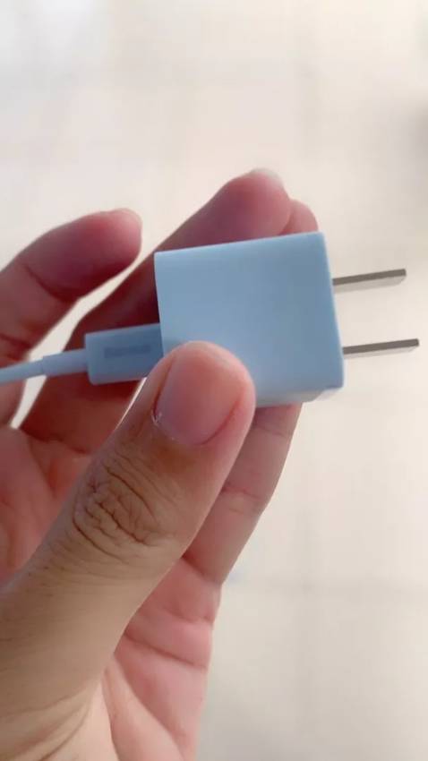 Sản phẩm tốt, nhỏ gọn, sạc nhanh, đẹp. Sẽ mua tiếp tục