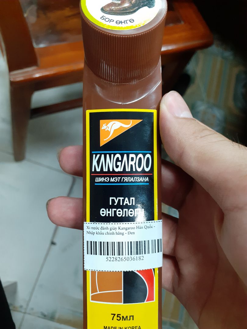 tôi đặt đơn hàng màu đen, trên nhãn vẫn ghi là đen mà lại giao màu nâu