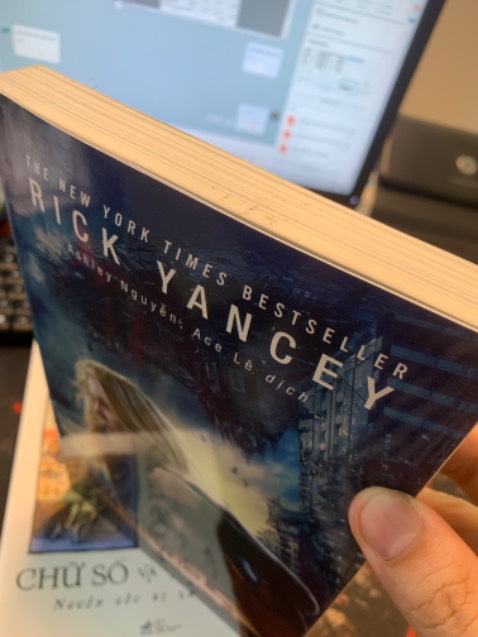 Hàng giảm giá nên hơi dơ chút xíu. Còn lại thì chất lượng ok