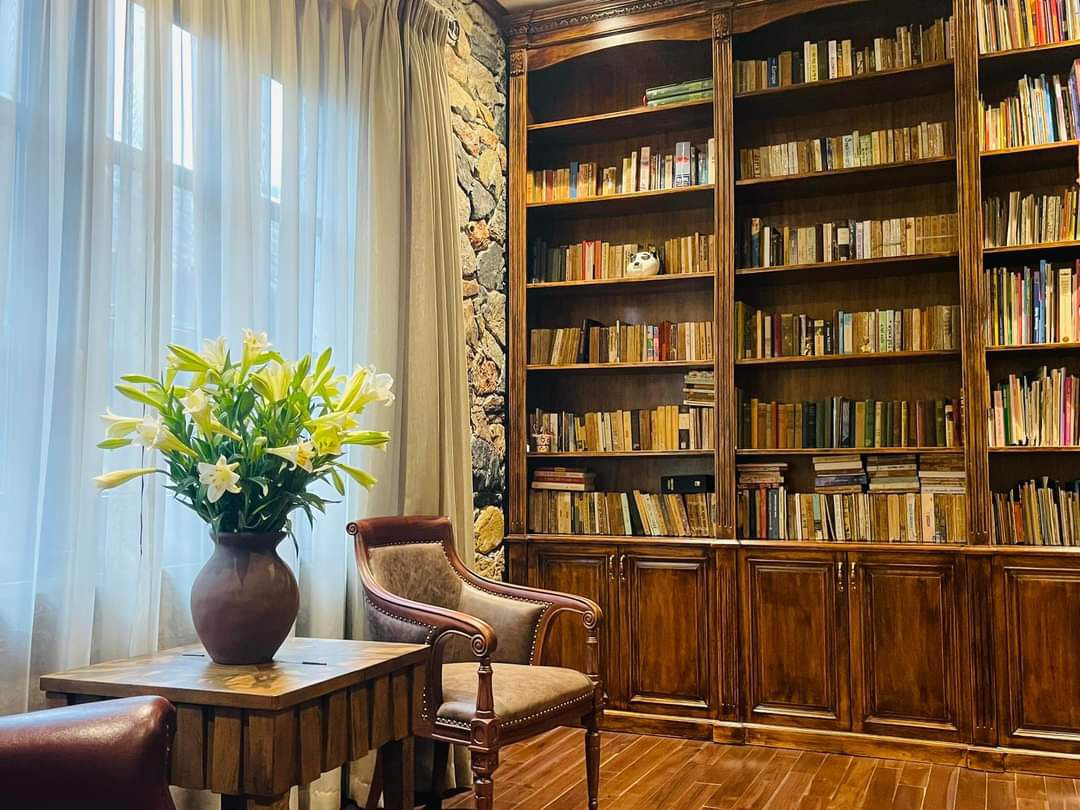 quyển sách nhìn hình đã cười rồi, ngộ nghĩnh thực sự, nhìn cô bò Mamma Mô mà cười cả ngày