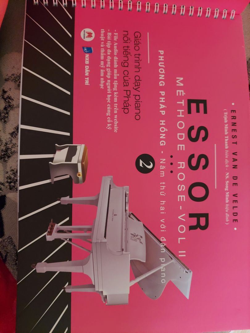 Sách đa phần là những bản nhạc nha