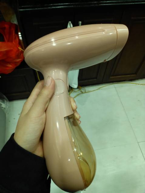 Ủi quần áo rất phẳng ko bị nóng nước cũng không bị rò rỉ nha