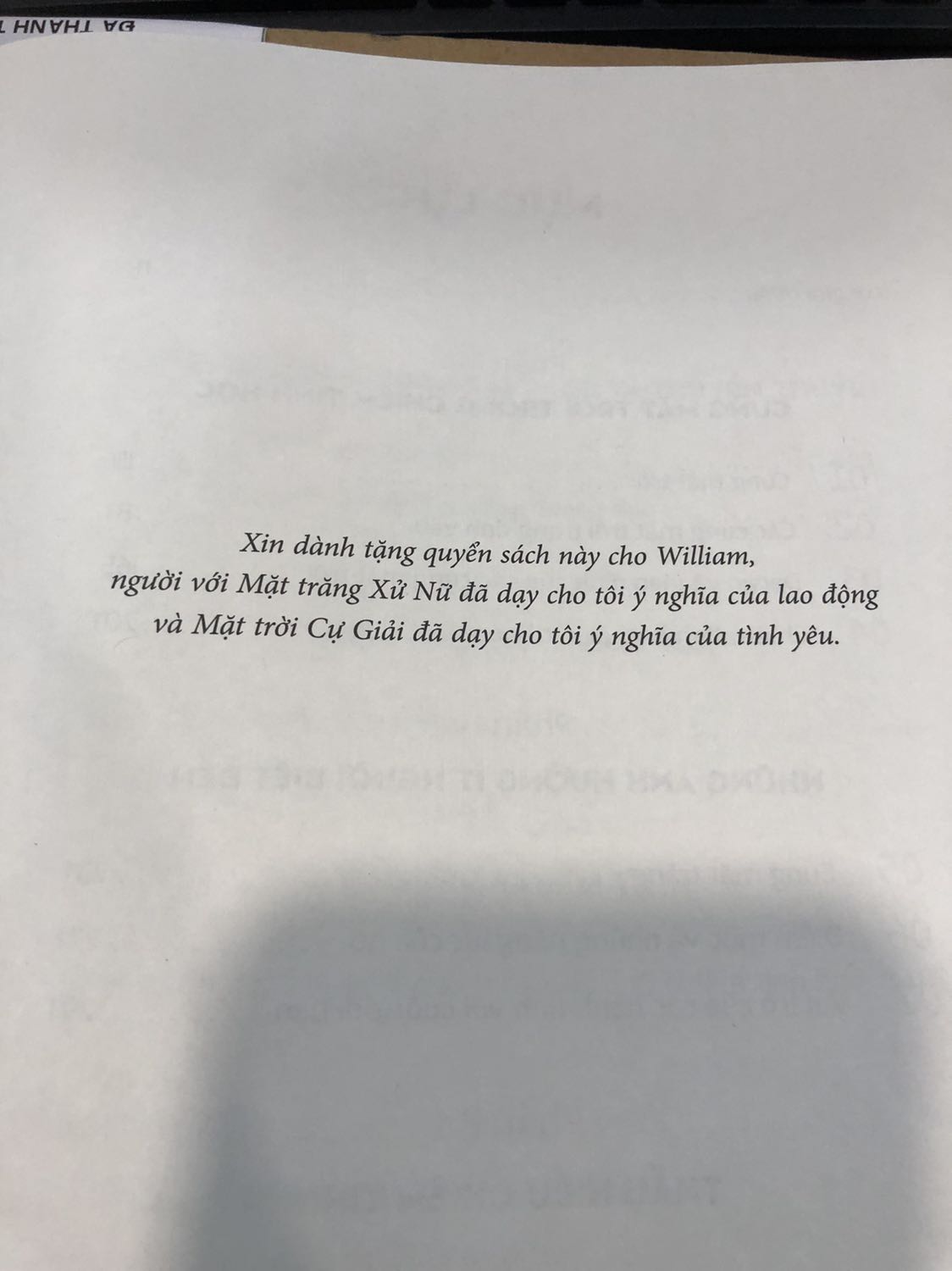 Mua sách ở tiki không làm thất vọng. Giao nhanh 2h, mình mua giá giảm 227k với cuốn sách bìa cứng cáp dày dặn thế này hoàn toàn phù hợp. Thấy nhiều bạn khen nên mua đọc thử cũng như tìm hiểu thêm về chiêm tinh học