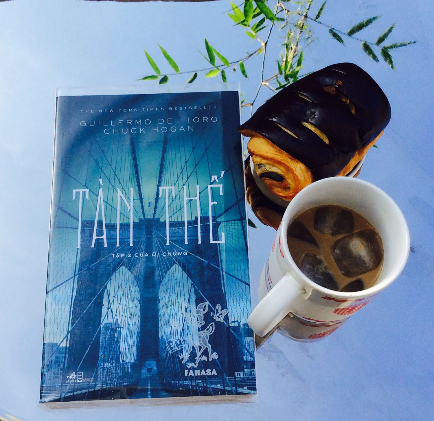 Chờ đợi sau phần 1 là dị chủng, phần 2 hé lộ nhiều bí mật ẩn giấu, tuy nhiên mình thấy bớt háo hức hơn phần 1 một chút, cuối phần 2 làm mình buồn nhiều hơn, thấy bất lực nhiều hơn, đợi tiếp phần 3 cũng là phần cuối để xem tác giả giải quyết ra sao.