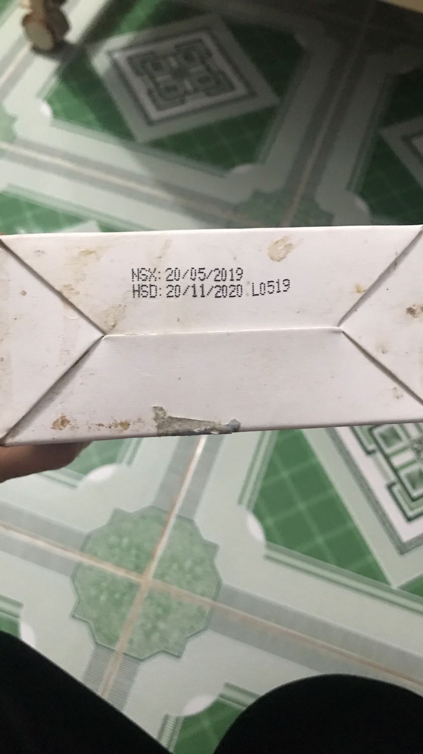 Hàng như thế này mà lại đóng gói giao cho khách. Vừa dơ vừa bẩn, mở bao ra có 1 số con vật li ti bò ra. Thử hỏi chủ shop có giám mở ra nấu cho con của chủ shop ăn không?
Làm ơn có tâm 1 chút nhé!!! Đừng vì lợi nhuận mà mất đi rất nhiều thứ khác. Đây là sản phẩm giành cho bé ăn nữa cơ đấy.