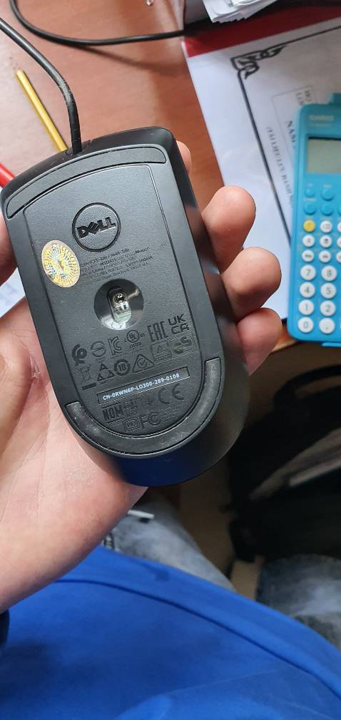 Chuột chất nhất trong tâm giá, bấm chỉ ồn nhẹ, có độ nhám nhất định, hợp với người làm việc văn phòng. Giao nhanh nữa ạ, còn nguyên seal luôn, nói chung là 10/10