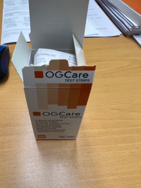 Giao hàng nhanh. Date 2025. Còn que phải *** thử mới comment được.