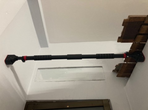 Cực kì chắc chắn nha anh em. Lúc nhận hàng cầm lên muốn xỉu vì cực nặng, dầy. Lắp đặt cũng dễ ẹc. Rất bền. Quá rẻ cho một cuộc tình nhaaaaaaa!!! Xịn quá xịn với cái giá này. Mình đu lên kéo giựt các kiểu không xi nhê. Quá ngon! Cực kì chắc chắn nha anh em. Lúc nhận hàng cầm lên muốn xỉu vì cực nặng, dầy. Lắp đặt cũng dễ ẹc. Rất bền. Quá rẻ cho một cuộc tình nhaaaaaaa!!! Xịn quá xịn với cái giá này. Mình đu lên kéo giựt các kiểu không xi nhê. Quá ngon!