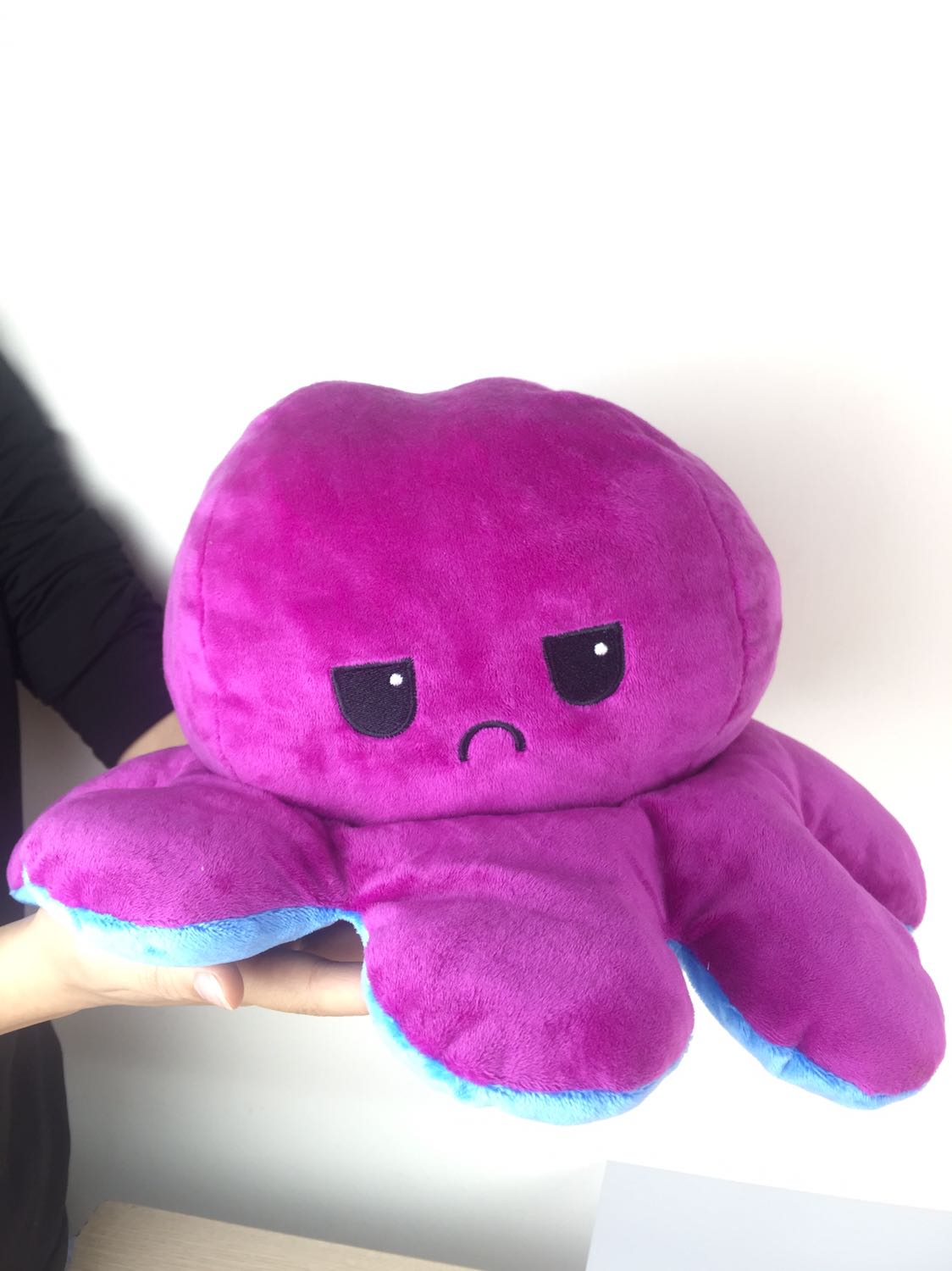 Xinh lắm nè. Rất dễ thương
Nhận hàng mình rất hài lòng. Gấu giống ảnh. 
Bên trong nhiều bông êm lắm. Vải ngoài siêu co dãn. 
Ship nhanh. Đóng gói rất ok. Vs có quà tặng nữa. 
Thank shop
5 sao. 
Sẽ quay lại.