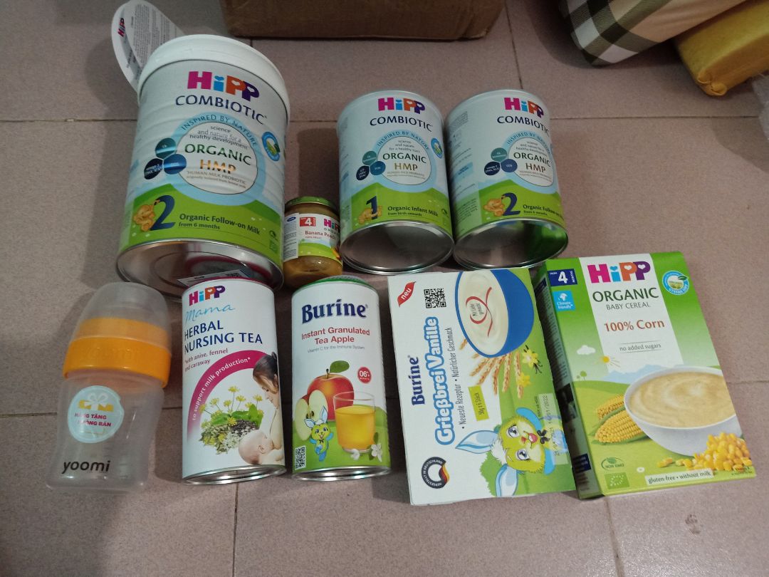 mua hàng chính hãng nên rất yên tâm, quà tặng kèm theo đầy đủ. Tháng 12 mh mới sinh mà thấy hãng km nhìu quá nên mua cả comboo để dành từ sữa tới bình sữa, bột ăn dặm và trà lợi sữa luôn. Cảm ơn shop