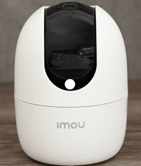 Mình không thấy có thẻ nhớ hỗ trợ trong bộ cam này. Yêu cầu Tiki liên hệ nhà cung cấp giải thích rõ ngay nhé. Nếu không rõ ràng mình sẽ chia sẻ lên mạng xã hội để mọi người tẩy chay mặt hàng này