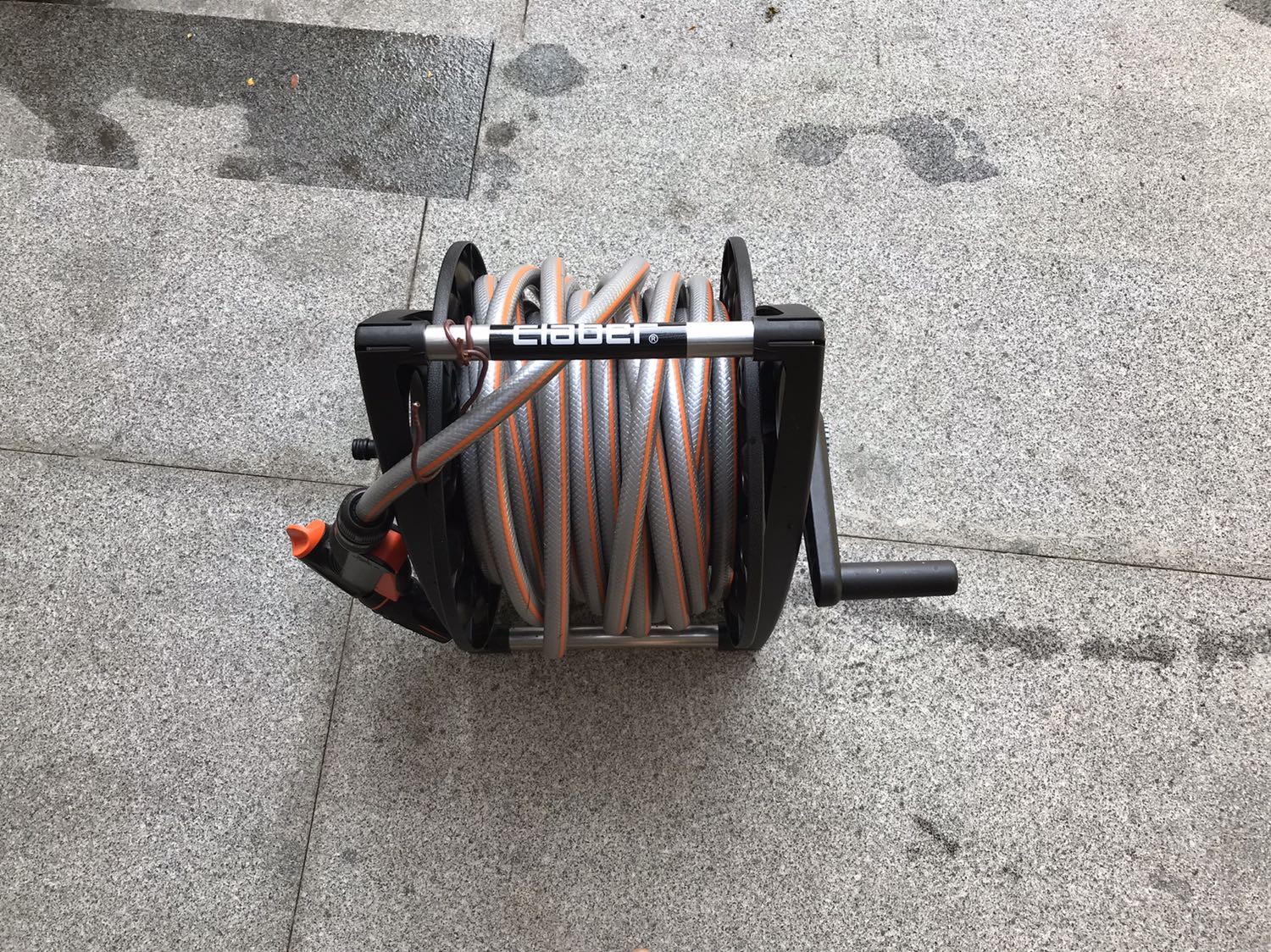 Nếu bổ sung thêm 2 rắc có nối ống sẽ tốt hơn ( phải mua bổ sung để siết vào vòi nước vì đa số vòi không có ren )