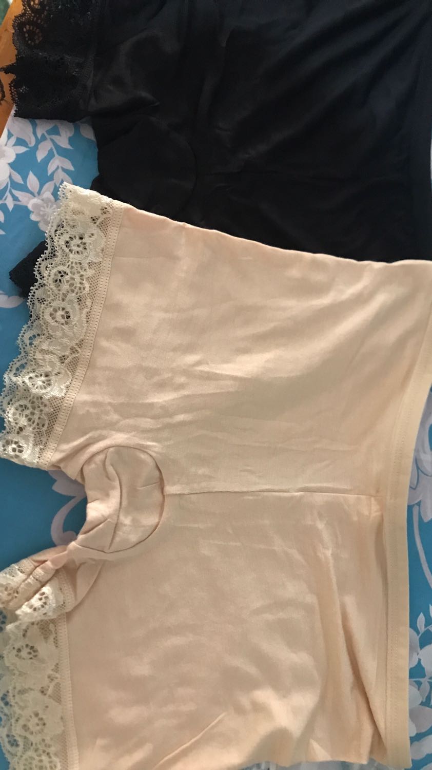 Quần freesize từ 50-65kg dành cho người béo mà 45kg cũng k mặc vừa. Shop làm ăn kiểu gì vậy, mua cái quần như bị ***. Mn nên lưu ý khi mua