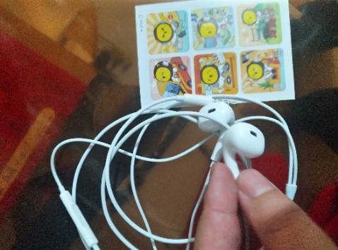 Shop giao nhanh, tai nghe chắc chắn đó, âm thanh quá ok, shop có tặng sticker nữa mãi iuu Shop giao nhanh, tai nghe chắc chắn đó, âm thanh quá ok, shop có tặng sticker nữa mãi iuu