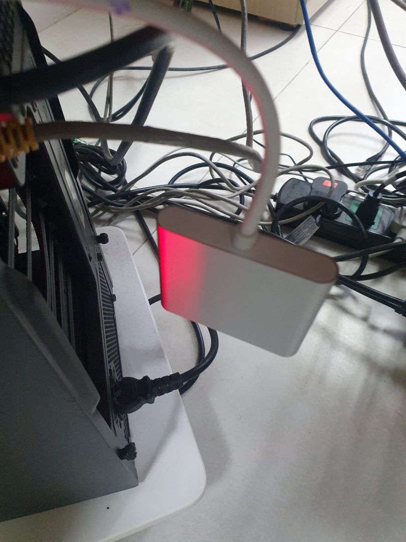 Hàng khá kén usbc không hiểu cắm trên pc ko nhận cắm trên laptop có usb c cũ cũng ko nhận. cắm trên laptop đời mới lại nhận nói chung ko happy lắm. build bình thường nhìn khá rẻ tiền ...