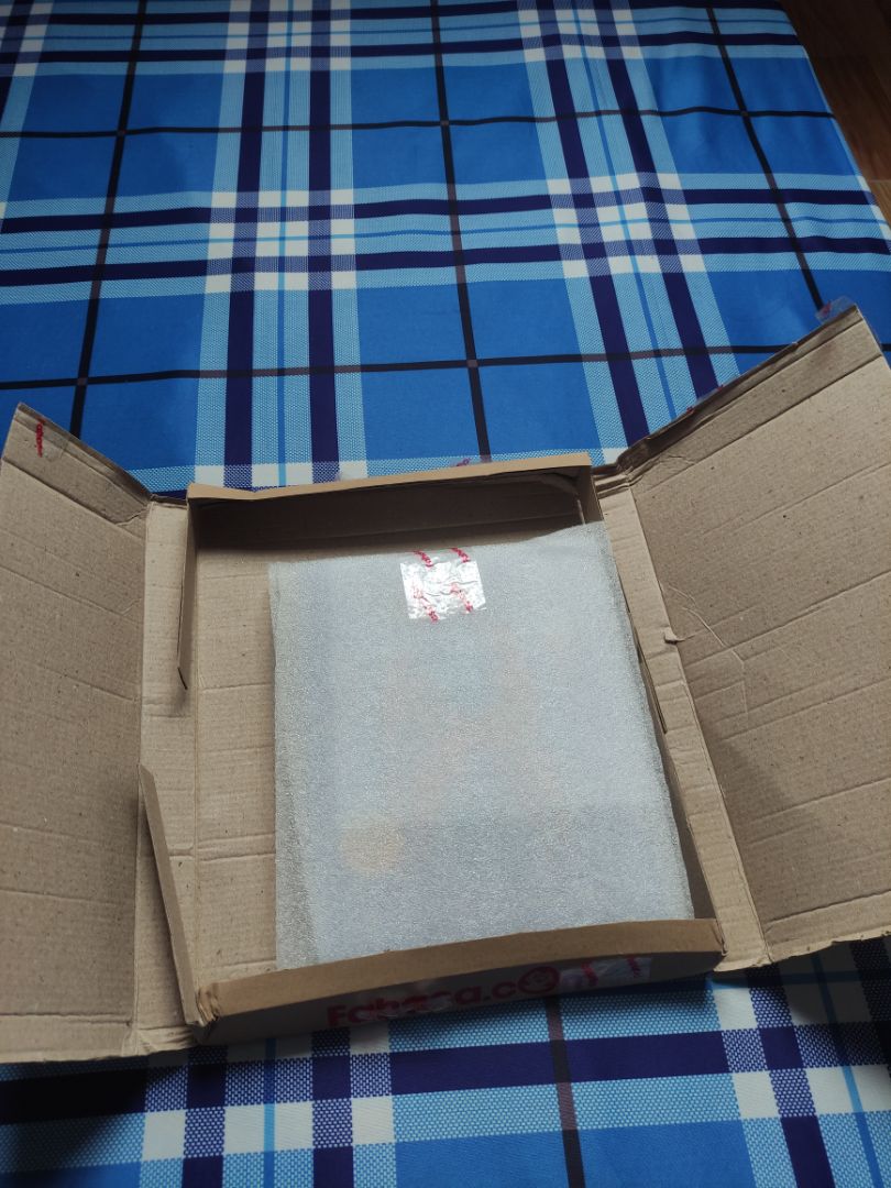 Giao hàng sớm (2 ngày), gói hàng kỹ, chỉ bị cấn thứ gì đó bên phải sách một chút (mọi người nhìn kỹ ảnh mình chụp sẽ thấy). Nhưng nhìn kỹ mới thấy nên không sao cả, không ảnh hưởng tới sách. 👍👍👍