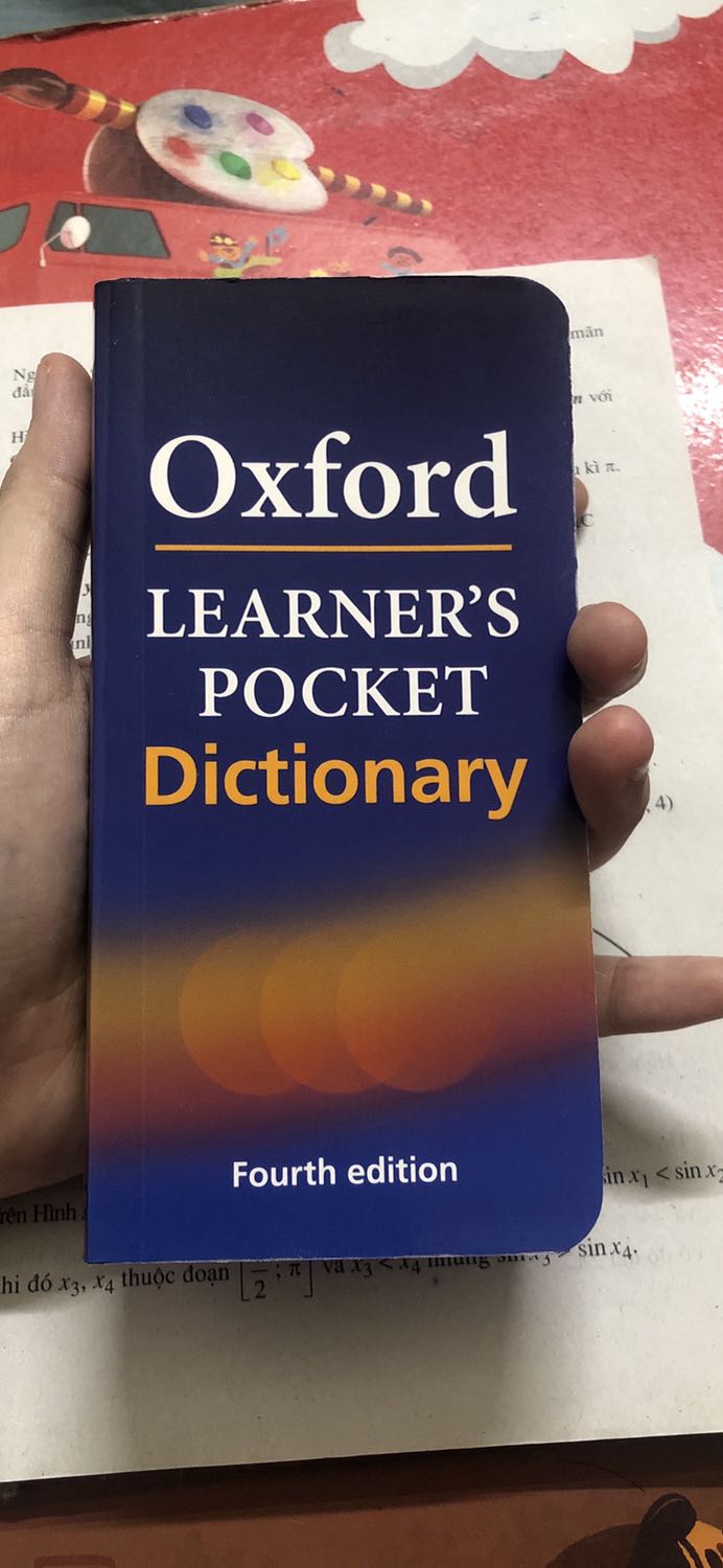 Quyển này thì mình rất thích, nhỏ gọn rất tiện đem đi học hoặc bỏ túi. Nội dung rất ok, có phát âm chuẩn. Nhưng mà ở góc nó có bị như hình, nhưng ksao chỉ một tí nên đánh giá 5 sao nha
