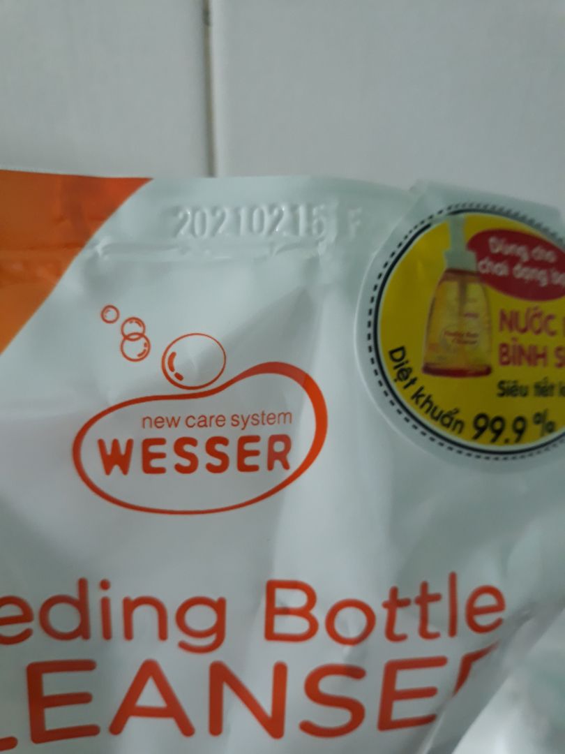 hàng date mới, đóng gói chưa được ổn vì thường hàng này nên gói xốp bóng tránh va đập, thùng có ghi chú nhưng bên trong lỏng lẻo.