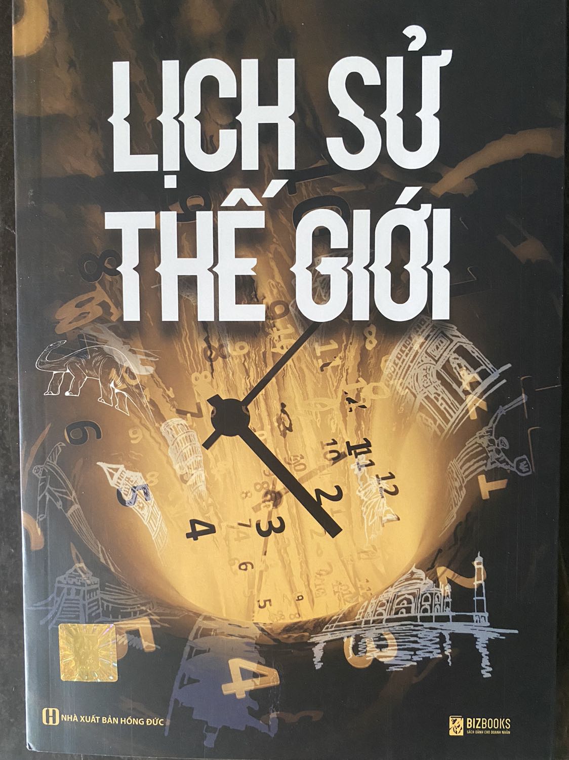 Có nhiều phiên bản cho cuốn sách nổi tiếng này nhưng riêng sách của Bizbook hình thức đẹp, nội dung chỉnh chu. Shop đóng gói chắc chắn, không bị nhăn góc, sách mới, sẽ tiếp tục ủng hộ trong tương lai.