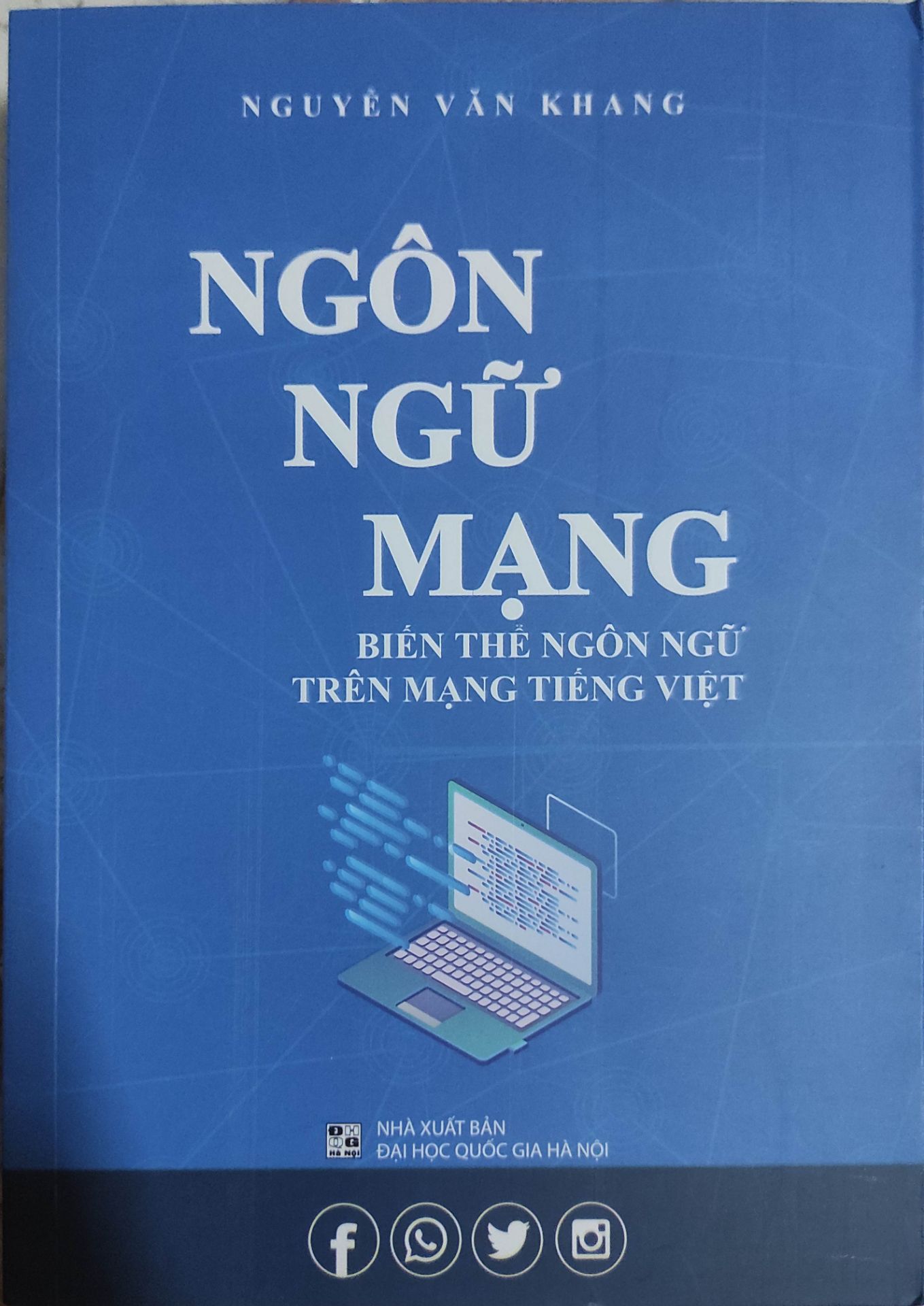Sách đẹp, nội dung hay, thích hợp cho các nhà ngôn ngữ học nghiên cứu về vấn đề ngôn ngữ đương đại cũng như sự phát triển của ngôn ngữ.