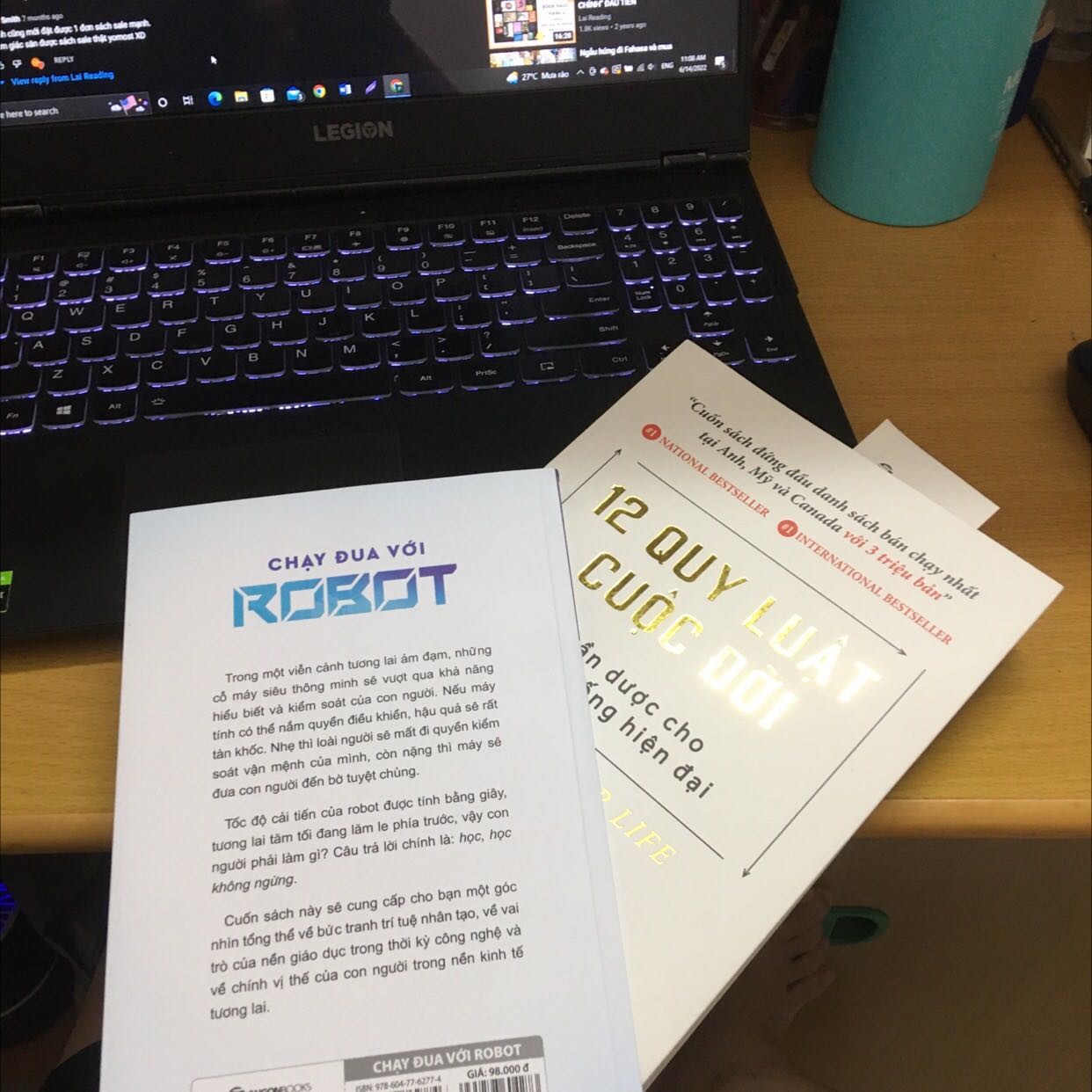 Sách của Jordan Peterson thì hay khỏi bàn r. Còn đc tặng thêm bookmark vs thêm 1 cuốn sách tặng nữa. Ncl rất hài lòng ạ