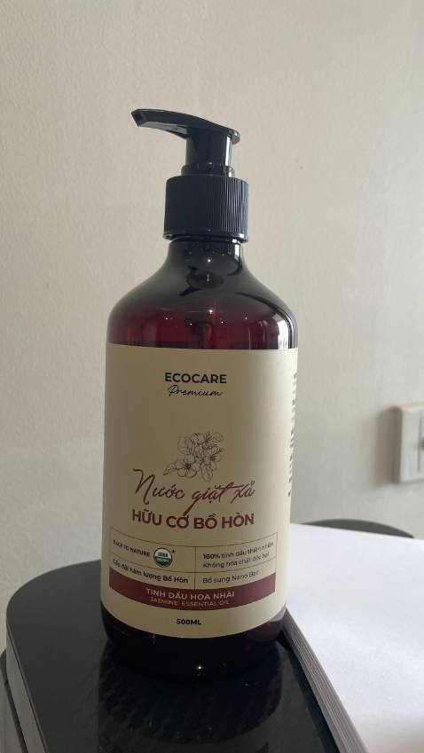 Shop uy tín, tư vấn rất nhiệt tình, ưng lắm ạ, nước giặc tiện lợi, dùng hết chắc mình mua thêm chai nữa quá, năm sao nhaaaa