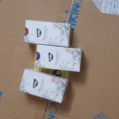 Đóng gói cần thận, giao hàng nhanh. Hộp đẹp và sản phẩm có mùi thơm dễ chịu.