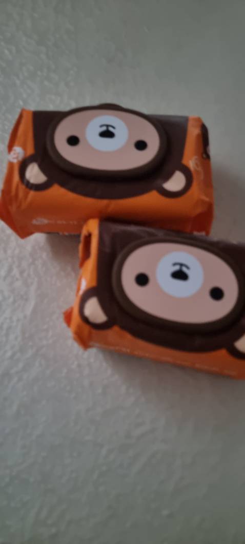 Lần đầu giao hàng nhầm nhưng shop hỗ trợ nhiệt tình bù lại cho mình 2 gói khăn ướt.