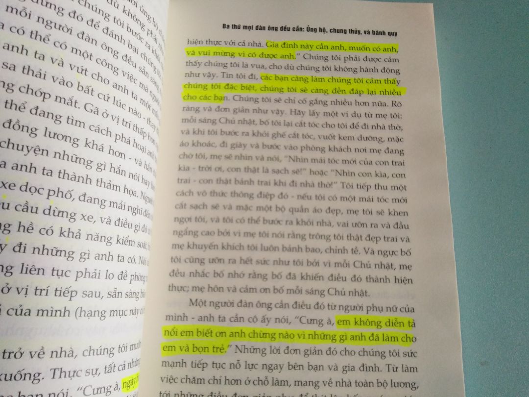 * vận chuyển : Lâu, trễ hơn 1 ngày so với dự định
* đóng gói : ko chắc chắn, móp méo ko thể tả, nhưng cũng may gáy sách ben trong ko bị gì!
* nội dung : trước tien mình xin khẳng định đây ko phải là sách self-help, nội dung nghiêng về tâm lý của đàn ông hơn. Nó phù hợp với các quí cô muốn tìm hiểu tâm lý của đàn ông ntn trong các quá trình hẹn hò, bánh quy,...

MÌNH THẤY ĐÂY LÀ QUYỂN SÁCH ĐÁNG ĐỂ CSC QUÍ CÔ ĐỌC ??
mình mua với giá 65k thui do đc sale kkk