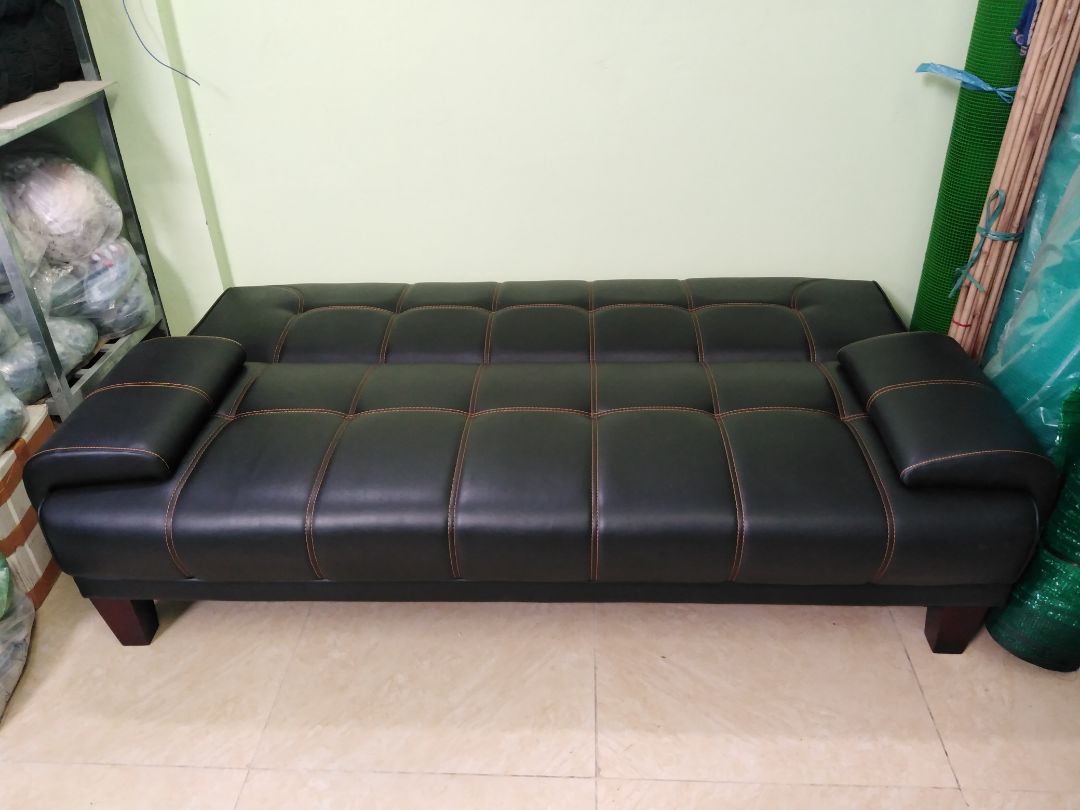 Ghế đẹp xuất sắc, da dày tốt, nệm êm chất lượng. Bật thành giường dễ dàng, nằm cảm thấy mát mẽ thoải mái dễ ngủ.
Mua xài rất xứng đáng đồng tiền.