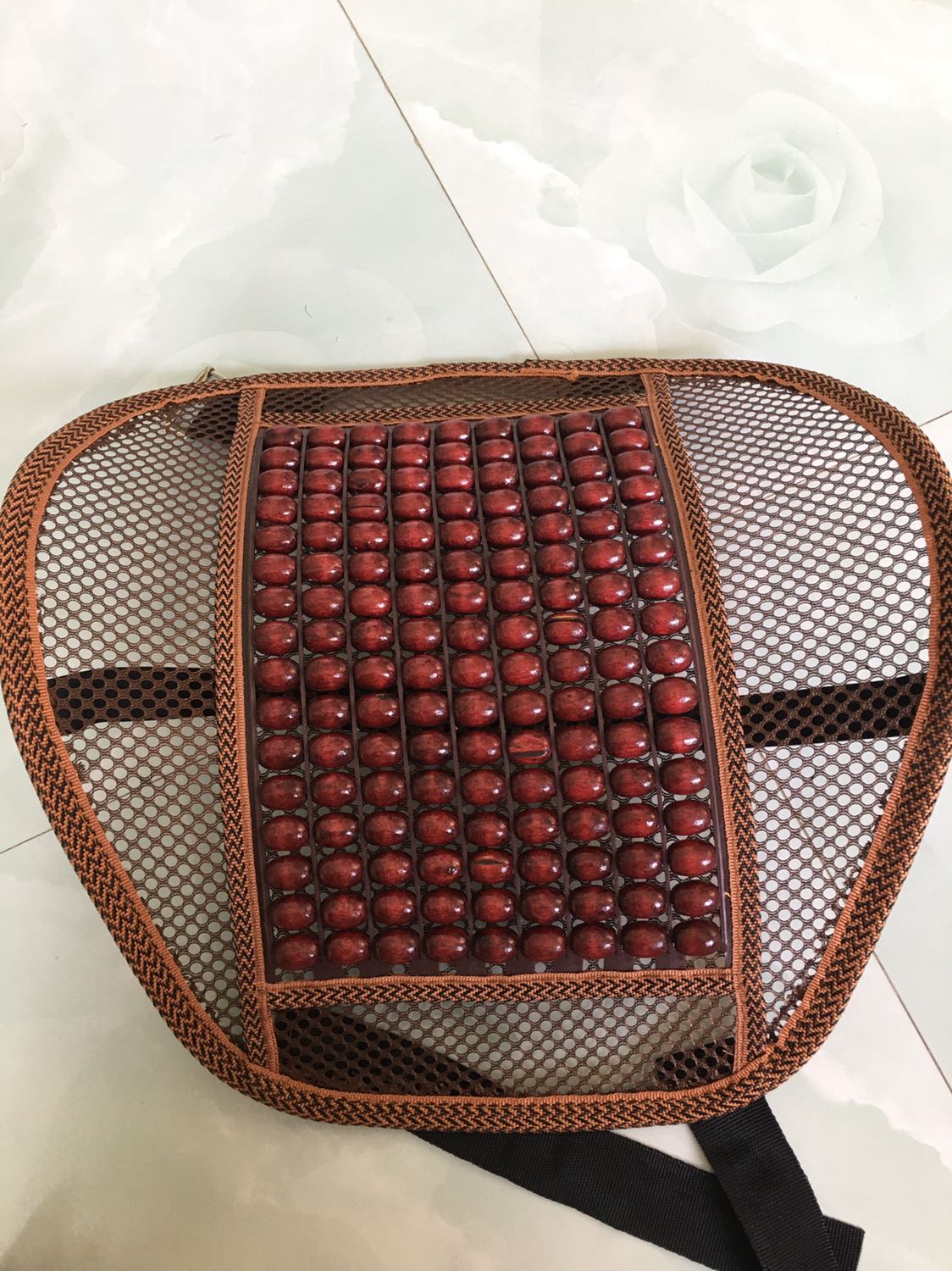 Sử dụng tốt. Điểm trừ: Dây buộc hai bên hơi ngắn. Móc bị rỉ sét.
Nhân viên giao hàng hơi thô lỗ. Giao trễ 1 ngày.