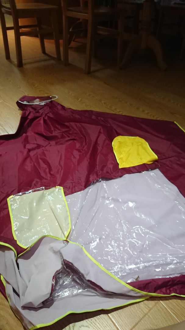 Hàng không đẹp, đặt màu xanh nước biển giao màu nâu. Đề nghị đổi hàng đúng mầu