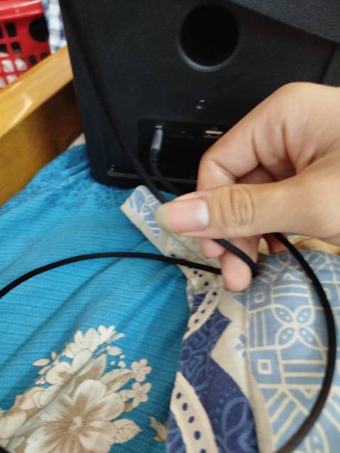 cáp dài, rất chắc chắn, truyền âm tốt giá cũng tốt hhhh