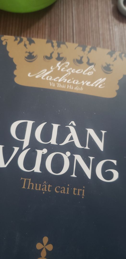 Sách dơ, nhăn và chất lượng kém. Giao cực lâu, sau 2 lần đổi hàng thì chất lượng sách vẫn ko dc cải thiện, giống như bên bán thu hồi để đổi cho mình sách mới nhưng thật ra là để đó cho đủ ngày rồi đem giao lại cho mình những cuốn mà mình đã gửi.