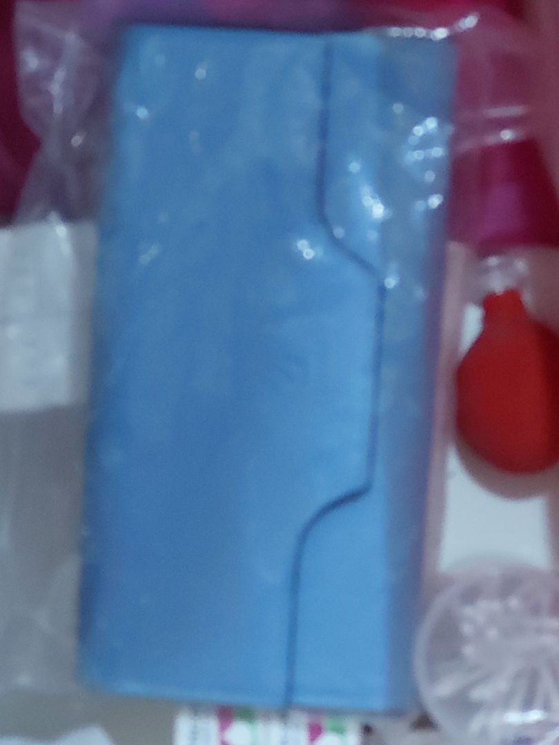 ví rất đẹp, rẻ và tiện, giao hàng nhanh