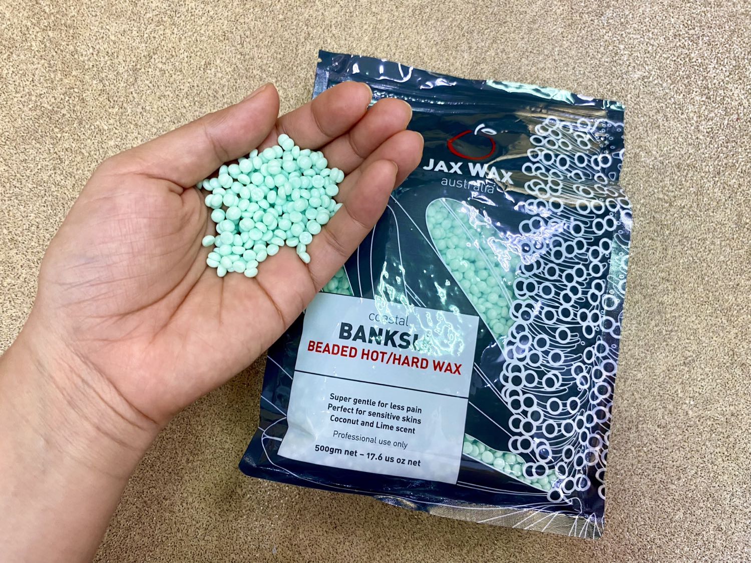 Rất mềm, phết sáp xong phải chờ 1 chút rồi mới giật được. Cảm giác dùng loại này ít đau hơn. Nóng chảy nhanh. Rất mềm, phết sáp xong phải chờ 1 chút rồi mới giật được. Cảm giác dùng loại này ít đau hơn. Nóng chảy nhanh.