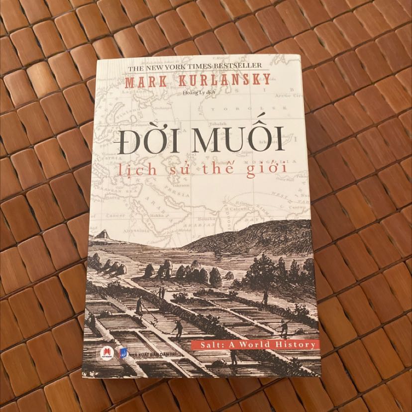 Sách có tranh minh hoạ, trình bày đẹp. Đọc lướt lướt qua cũng thấy ưng. Mình mua vì thấy 1 số bạn cũng khá khen cuốn này. Nên rất hy vọng luôn ❤️