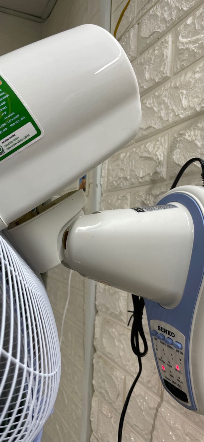 quạt bị kêu  khi quay, đề nghị shop coi lại hàng hoá quạt bị kêu  khi quay, đề nghị shop coi lại hàng hoá