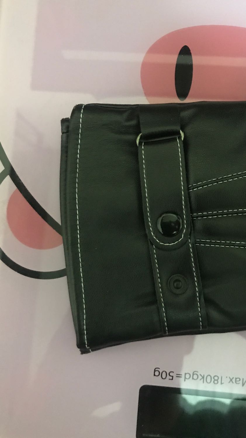 Găng tay da mềm. Bên trong có lớp lót mềm đeo thích ghê. Da chất hàng ok khỏi chê. Hàng mua trên tiki thấy chọn lọc hơn ít lỗi hơn các sàn khác. Càng mua càng thấy tin tưởng hơn. Ah sản phẩm vuốt điện thoại cảm ứng quá nuột luôn nữa ấy. Sẽ tiếp tục ủng hộ shop nếu có nhu cầu. Cảm ơn shop.