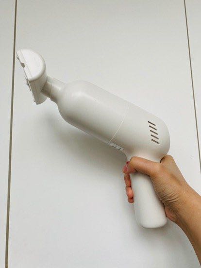 Máy đẹp, giao hàng nhanh. Máy dùng ổn áp, hút bụi bàn phím, tóc tai... dùng tiện ở nhà và xe ô tô. Pin khá trâu.