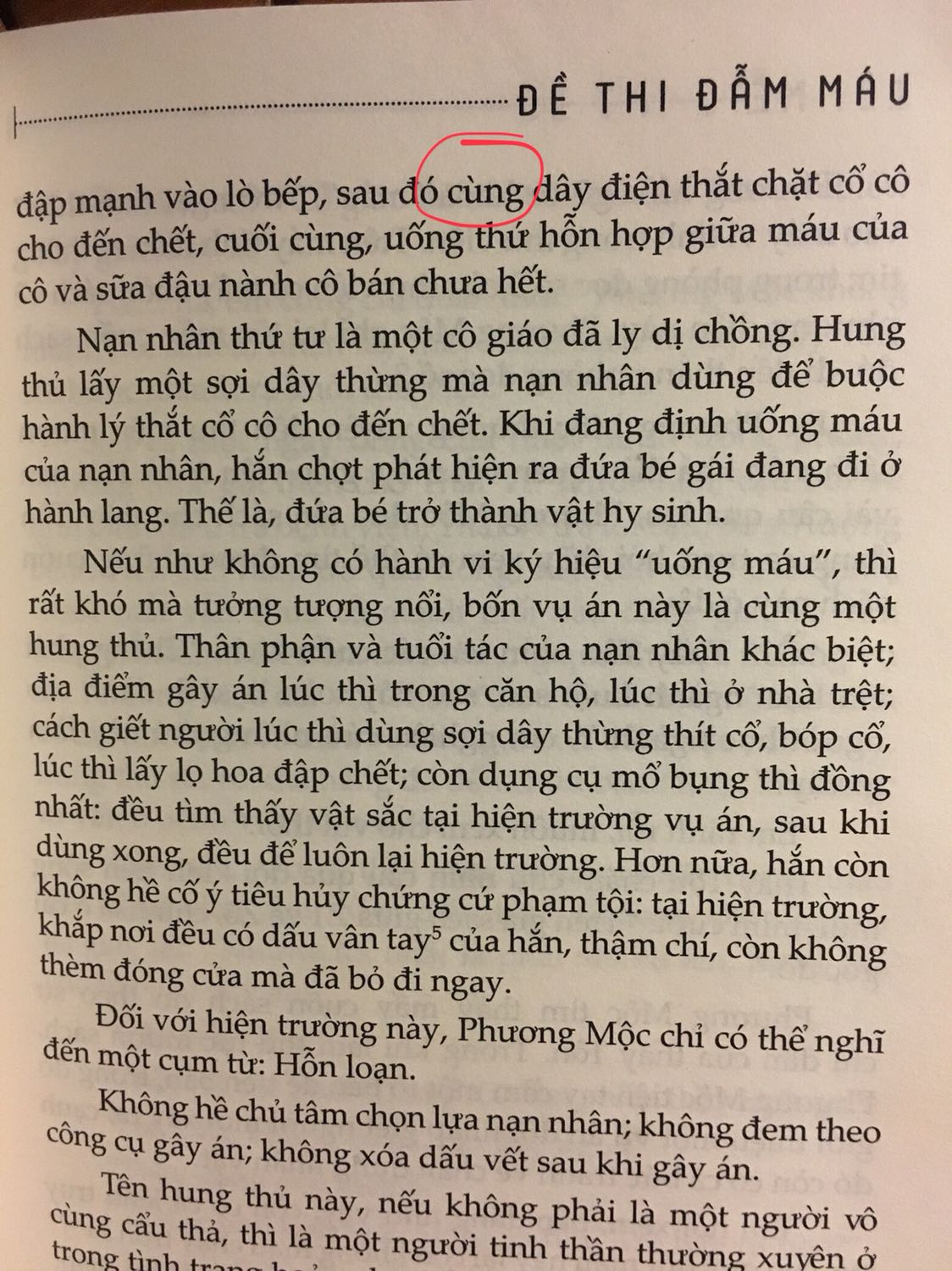 Không hiểu sao sản phẩm trên tiki là NXB Văn Hoá, mà hàng giao về là NXB Hồng Đức. Mà NXB Hồng Đức thì không thể mê nổi rồi. Không hiểu biên tập viên của Hồng Đức có biết cách làm việc không nữa... Vừa chê cuốn Cuồng Vọng Phi Nhân Tính xong lại phải sang chê cuốn này. NXB Hồng Đức????
