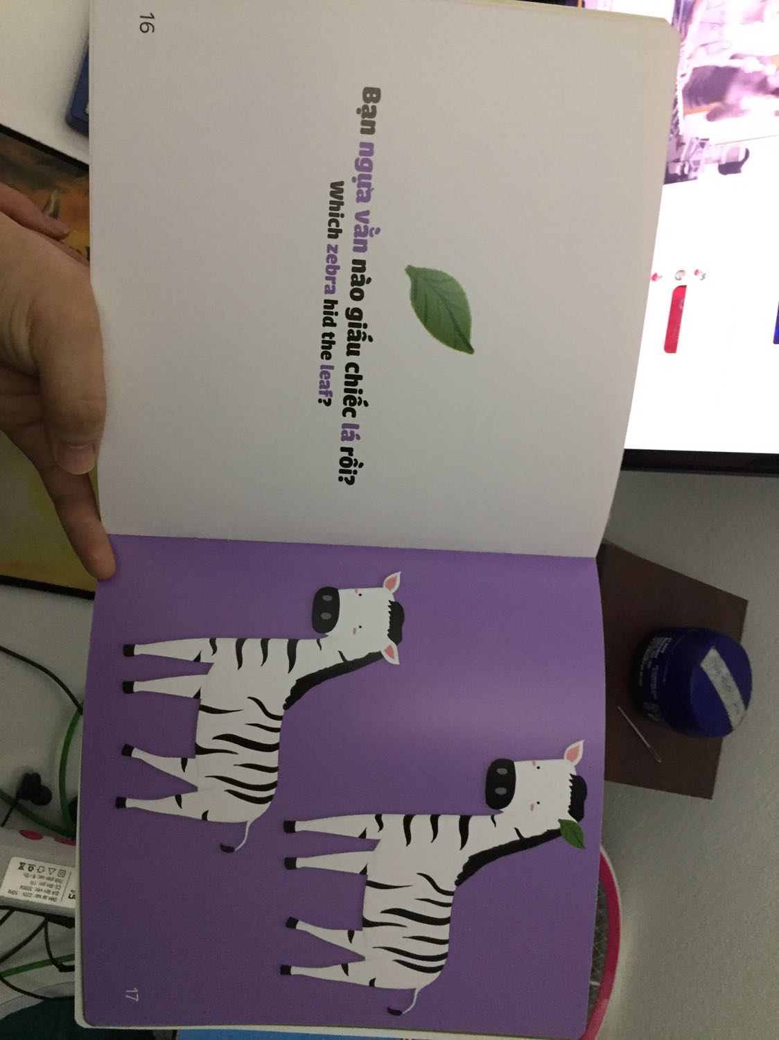 sách dày dặn chắc chắn màu in bắt mắt nội dung cũng ổn cho trẻ 0-4t. đặt giao hàng tiêu chuẩn mà tiki giao trong 2h luôm