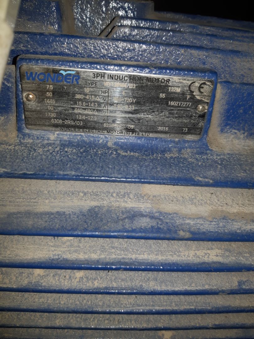 Mới mua 02 cái máy đồng hồ kim trôi, hai cửa hàng (shop) khác nhau trên tiki....giá thành khác nhau...chất lượng thì chưa đánh giá được vì chưa sử dụng . theo cảm nhận riêng của mình thì cái giá rẻ 36.000đ ( ko có đủ phụ kiện...bề ngoài nhìn hơi kém chất lượng có thể không phải hàng kim trôi).