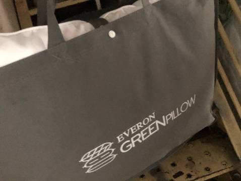 Nằm gối đầu rất phù hợp, không cao gây mỏi cổ. shop giao hàng rất nhanh sau 1 ngày là nhận được. Gối mềm êm aái.