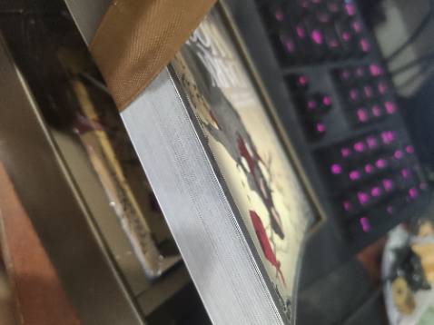 Đúng là sàn chuyên ship sách có khác, gói hàng level hủy diệt môi trường luôn. Đảm bảo tới tay không một vết xước.
Hộp cứng cáp, sách dịch dễ hiểu, bài trơn hơi mỏng tí, không có hộp đựng bài mà chỉ bao kiếng. Thiết nghĩ nên giá lên chút làm cái hộp đựng bài như bộ oracle kia thì hay hơn