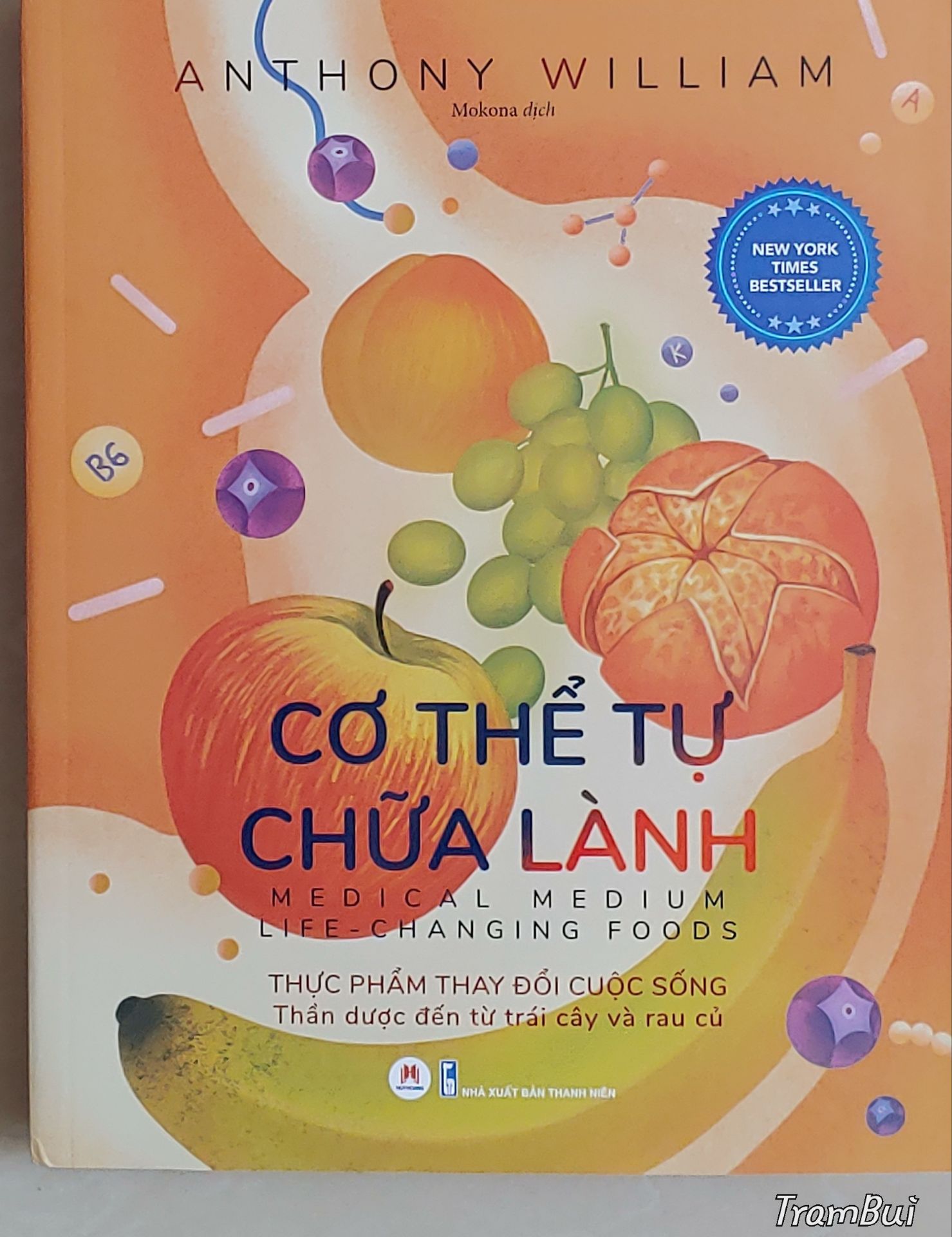 Đặt ngày 11 hôm nay đã nhận . M đọc có gì hay cần chia sẽ m sẽ viết tiếp !
Trở về Không viết mở rộng và sâu hơn từ góc nhìn của tác giả. Đây là quyển sác
✨✨ Cơ thể tự chữa lành 2- Thực phẩm thay đổi cuộc sống Thần dược đến từ trái cây và rau củ là quyển sách mang lại nhận thức, kiến thức quý giá cho sức khỏe bạn. B rất nên đọc và giữ để xem tra cứu khi cần. Cuốn này m tìm mua cuốn đầu tiên- Cơ thể tự chữa lành -   từ từ sẽ tìm đủ bộ 4-5 cuốn của cùng tác giả mà vô cùng hữu ích cho sức khỏe thể chất, tinh thần và tâm hồn.