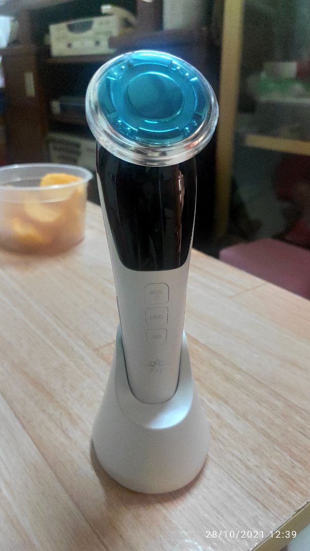 shop đóng gói kĩ và đẹp , máy có cả thẻ bảo hành nữa có cả thông tin liên hệ cửa hàng , máy xịn thật.