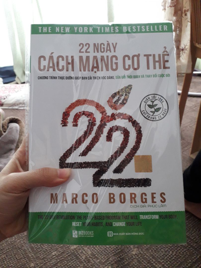 Hài lòng từ khâu đóng gói đến vận chuyển luôn ạ. Sách được bọc trong nilon cho không bị quăn và được bọc trong thùng nên dù ship đi trời mưa nên k bị ướt. Vận chuyển thì sớm hơn mong đợi hẳn 1 ngày ạ❤❤❤